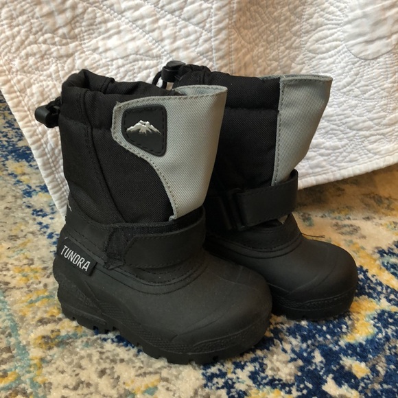 Tundra Toddler snow boots size 5 - Picture 2 of 4
